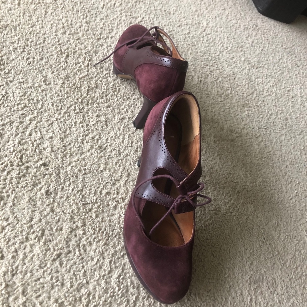 Clarks heels with laces
